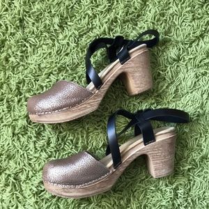Calou Stockholm black glitter clogs